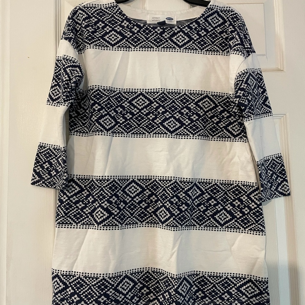 Old Navy maternity top size XS